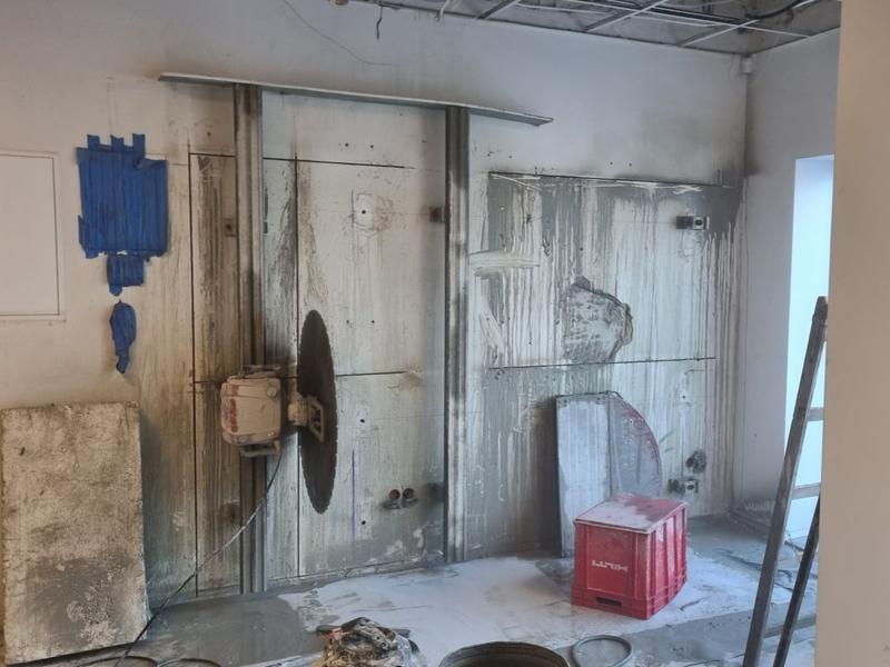 Wycinanie otworów w ścianie