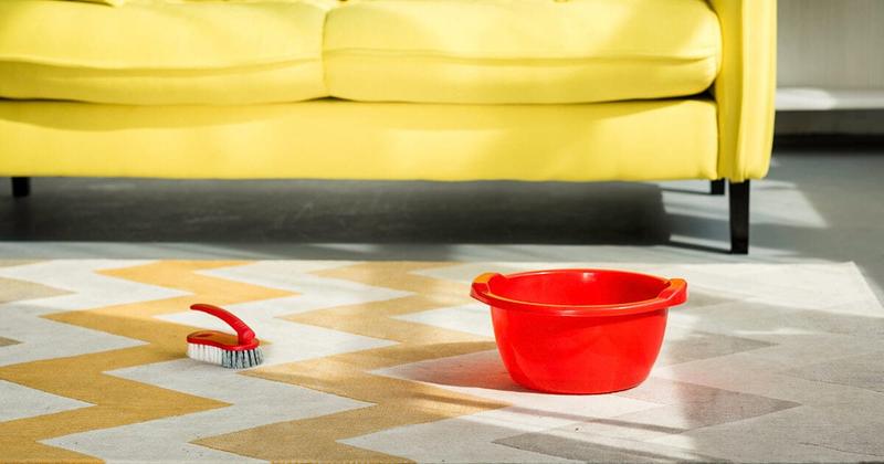 Bezpieczne usuwanie zabrudzeń z drewna